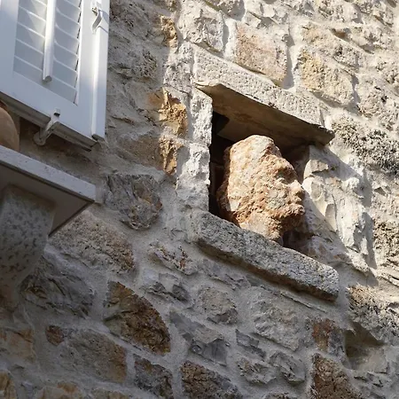 Holiday home La Belle Et La Bete Sutivan
