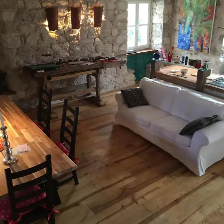 Holiday home La Belle Et La Bete *