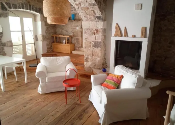 Vikendica La Belle Et La Bete Sutivan