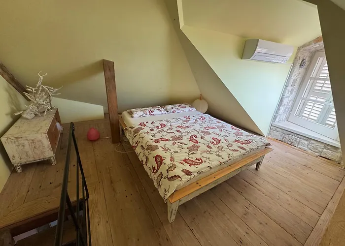 La Belle Et La Bete Vikendica Sutivan