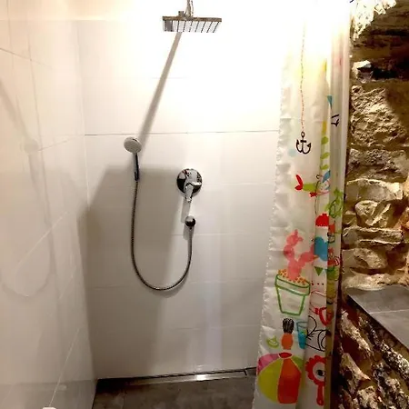 Ferienhaus La Belle Et La Bete Sutivan