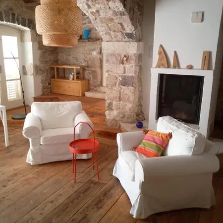 Ferienhaus La Belle Et La Bete Sutivan